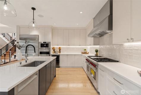 12811 SE 44th Place Bellevue WA 98006