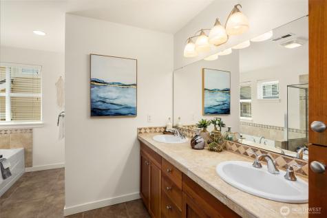 597 Alpine Ridge Place NW Issaquah WA 98027