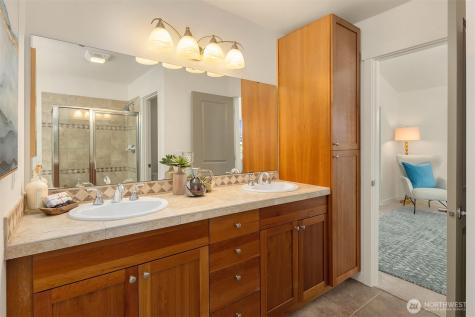 597 Alpine Ridge Place NW Issaquah WA 98027