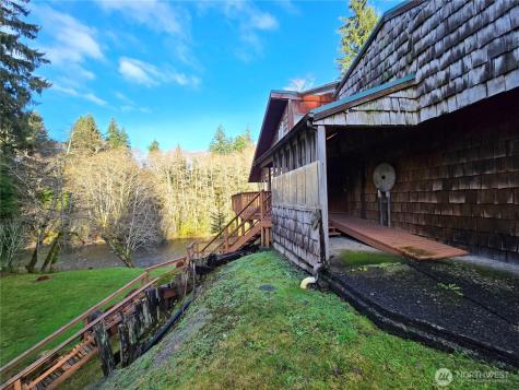 1405 Merchants Road Forks WA 98331