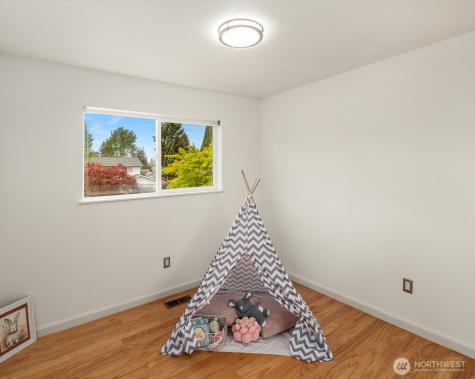 418 212th Street SW Bothell WA 98021