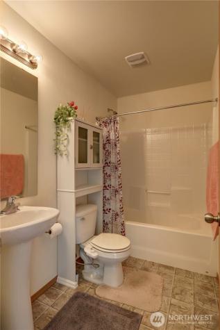 29704 SE 217th Pl SE Kent WA 98042