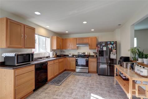 29704 SE 217th Pl SE Kent WA 98042