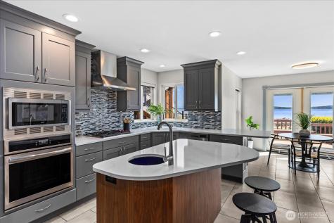 1808 E Lola Beach Lane Oak Harbor WA 98277