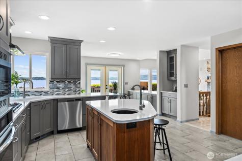 1808 E Lola Beach Lane Oak Harbor WA 98277