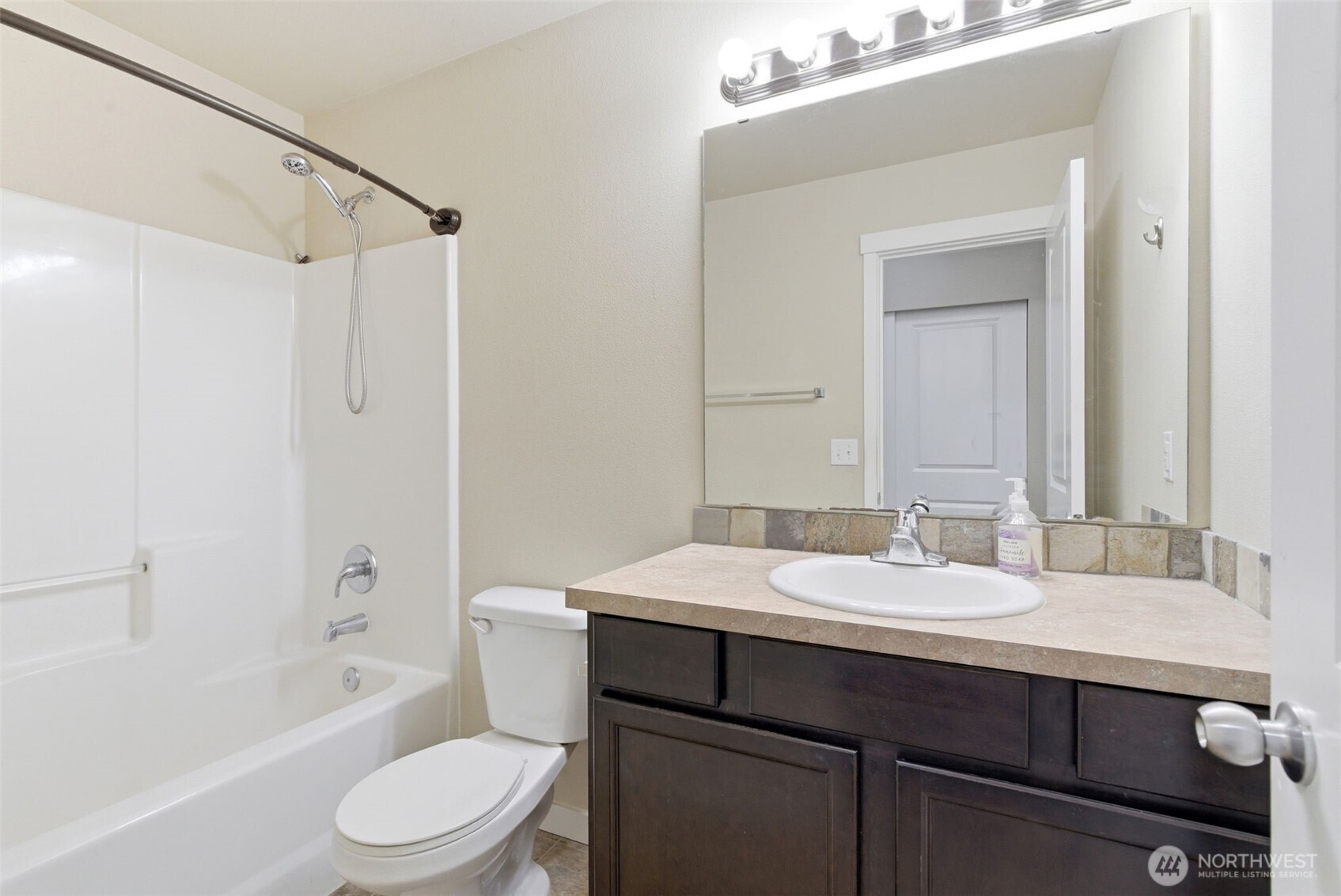 1569 NE Fontaine Way Poulsbo WA 98370