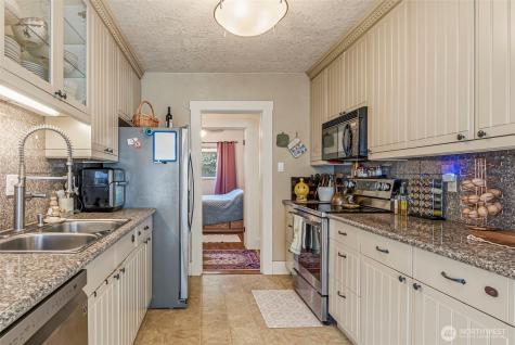 531 16th Avenue Longview WA 98632