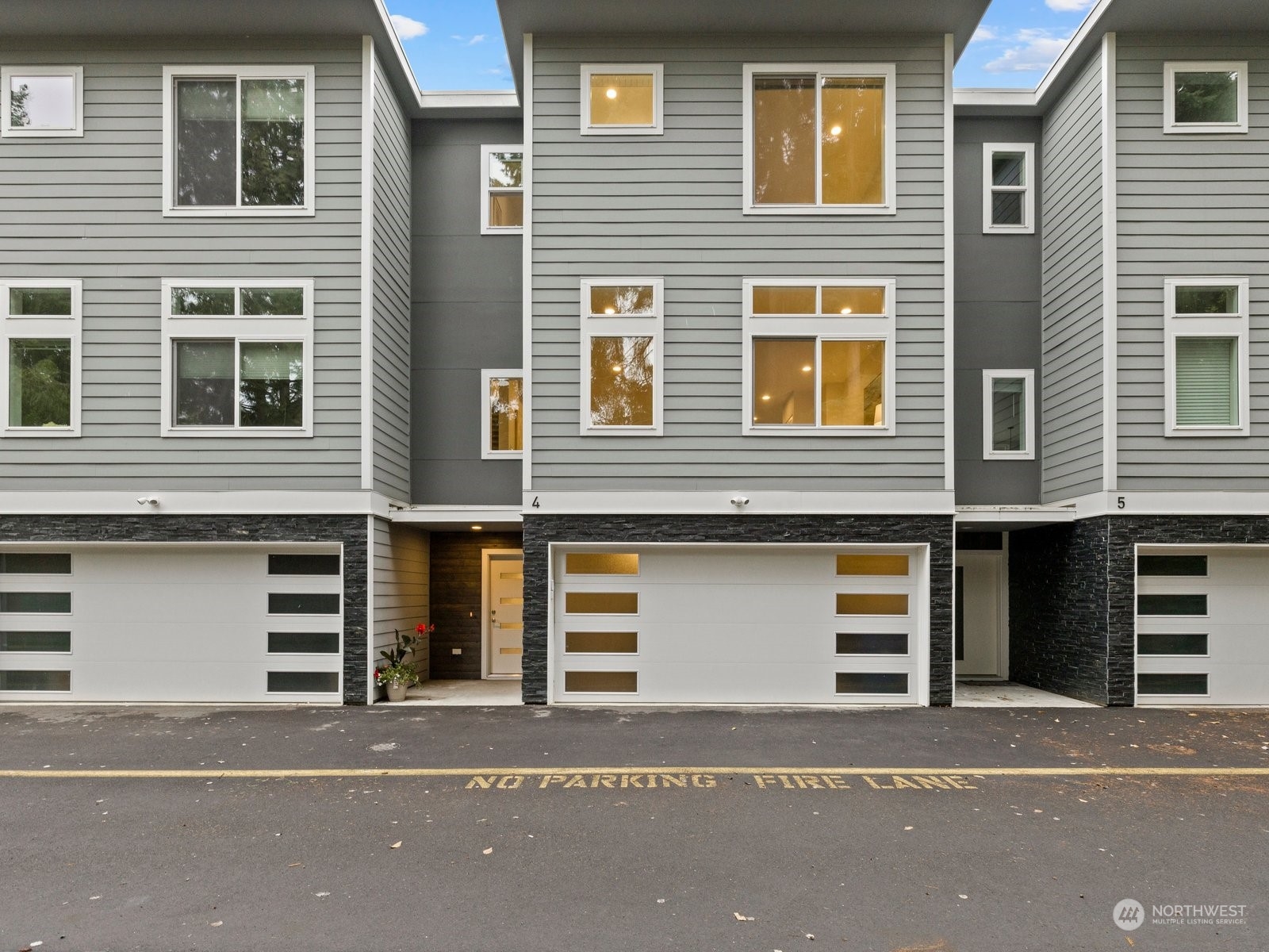 14825 35th Avenue W Lynnwood WA 98087