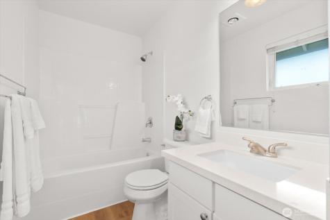 1716 24th Avenue NE Issaquah WA 98029