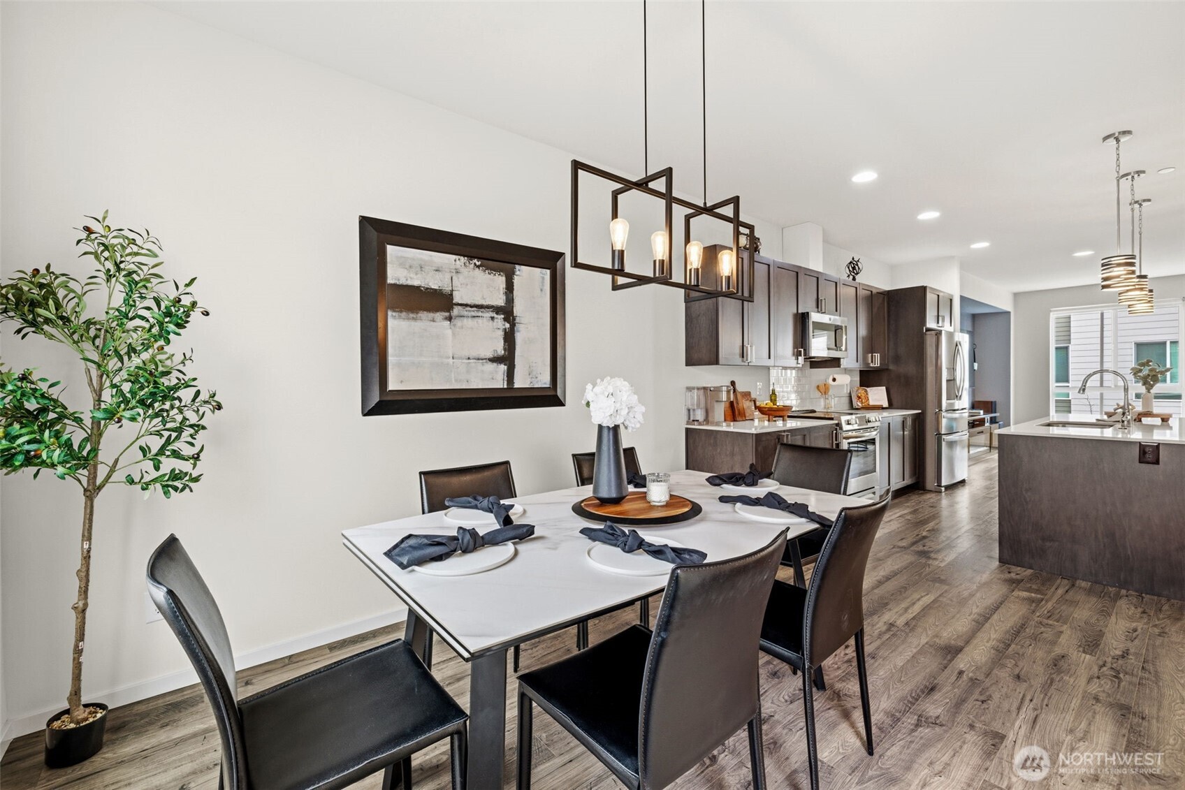 13706 Manor Way Lynnwood WA 98087