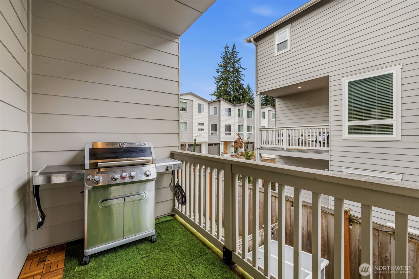13706 Manor Way Lynnwood WA 98087