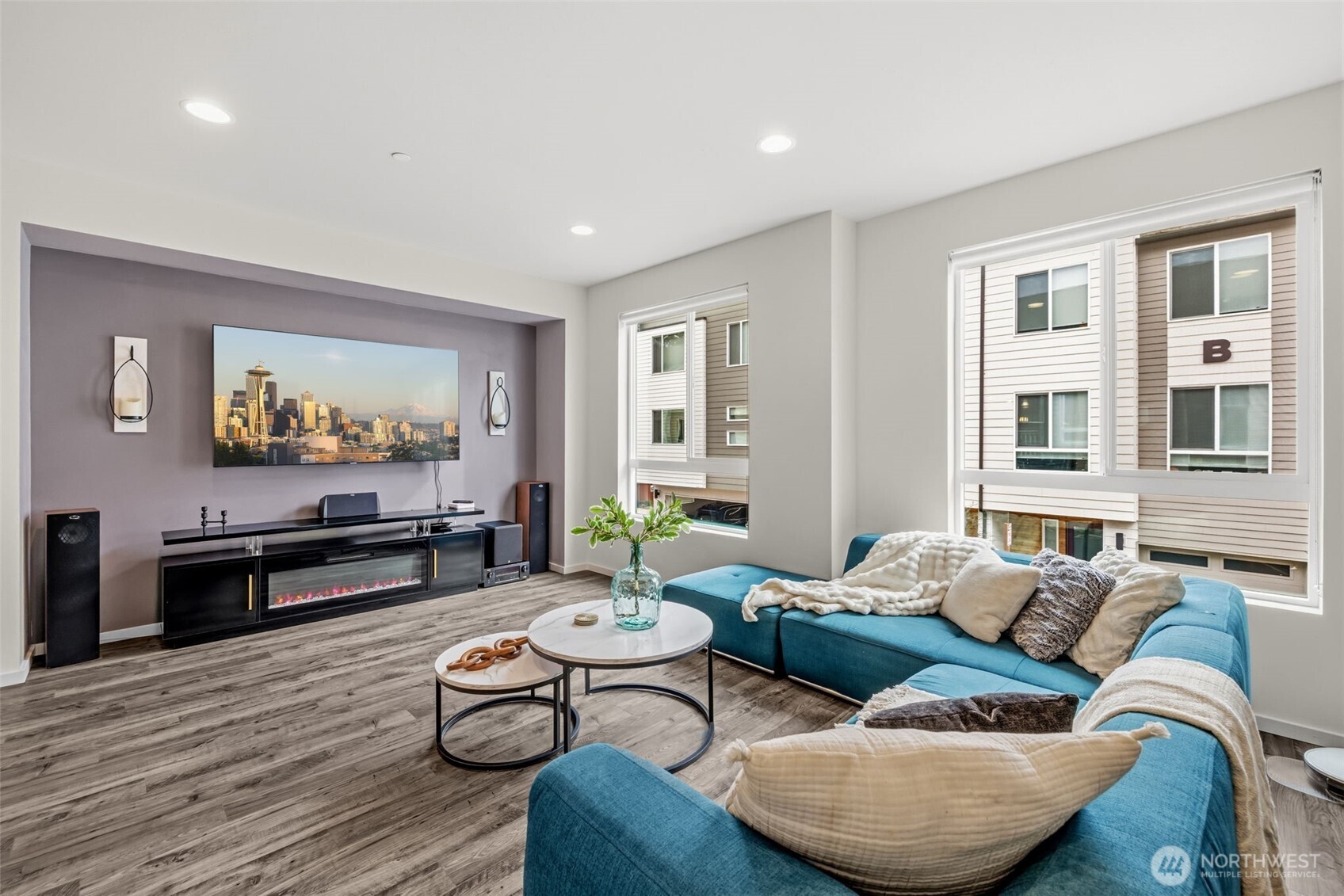 13706 Manor Way Lynnwood WA 98087