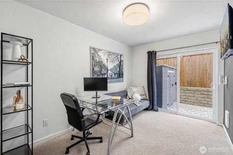 13706 Manor Way Lynnwood WA 98087