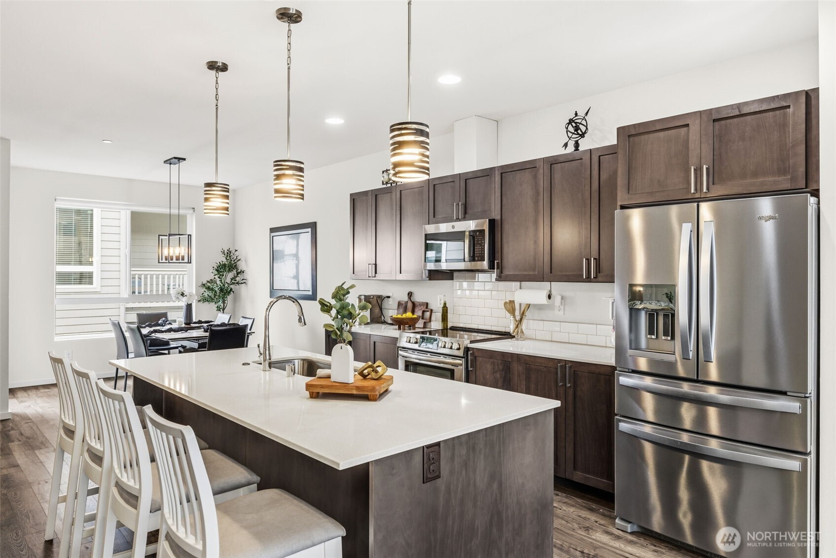 13706 Manor Way Lynnwood WA 98087
