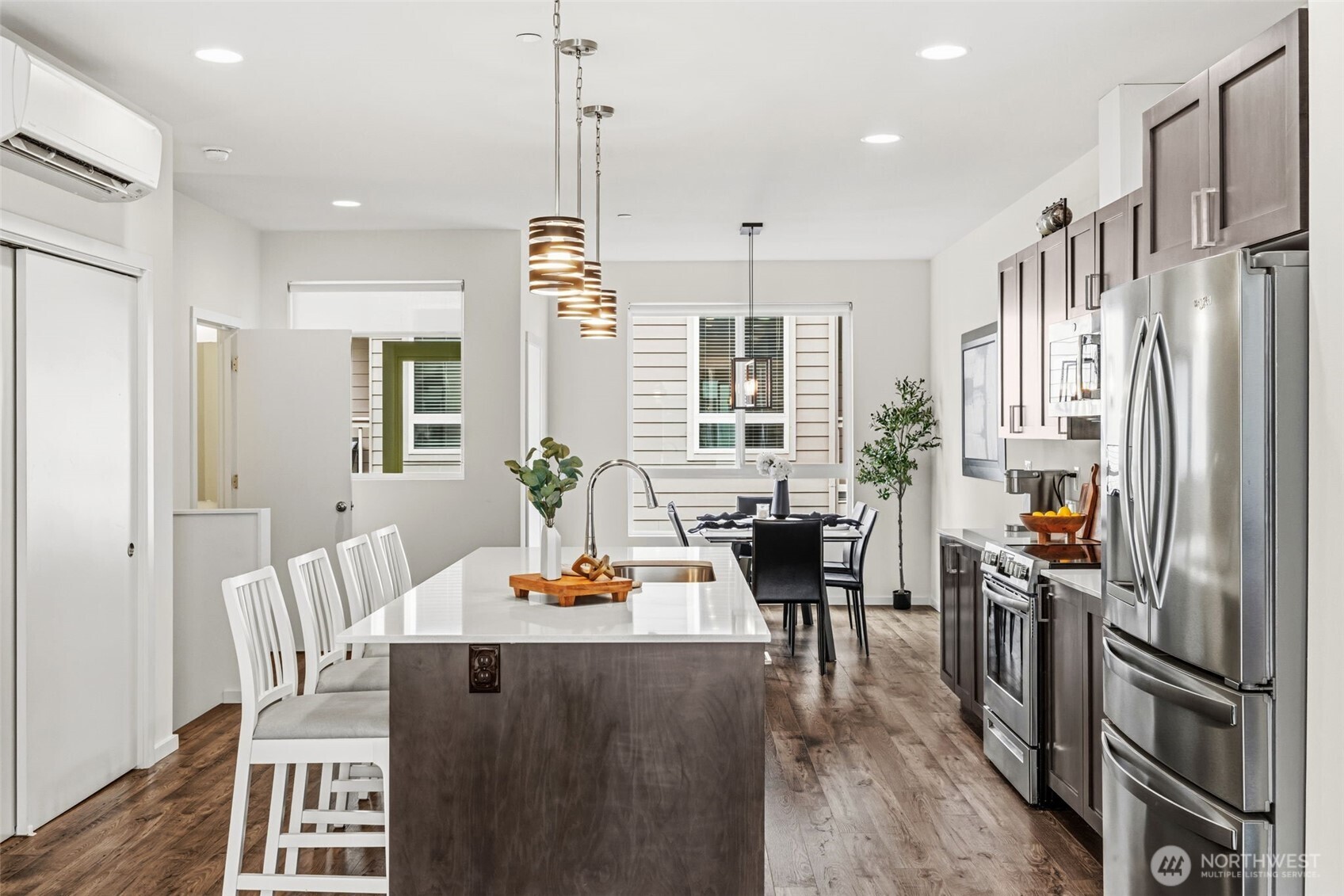 13706 Manor Way Lynnwood WA 98087