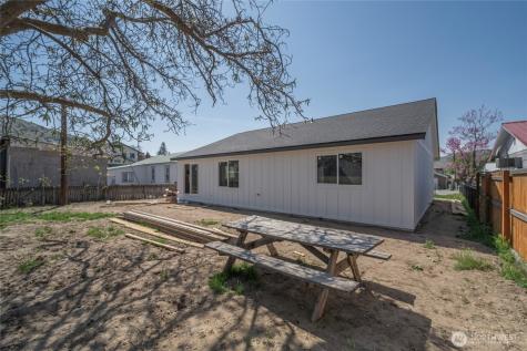 514 Bridge Street Brewster WA 98812