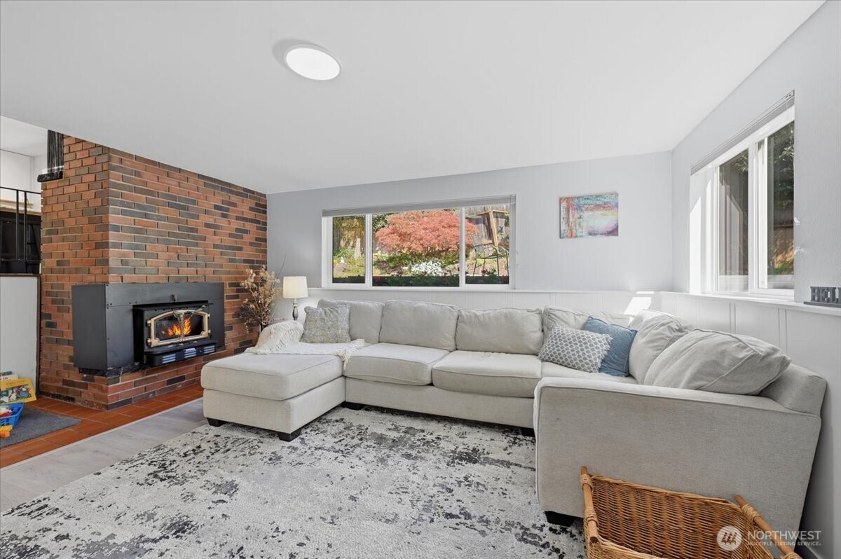 3754 NE 194th Street Lake Forest Park WA 98155