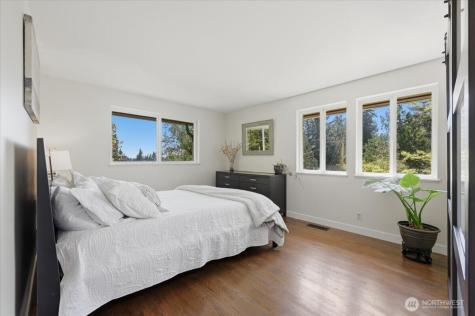 3754 NE 194th Street Lake Forest Park WA 98155