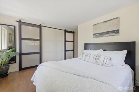 3754 NE 194th Street Lake Forest Park WA 98155