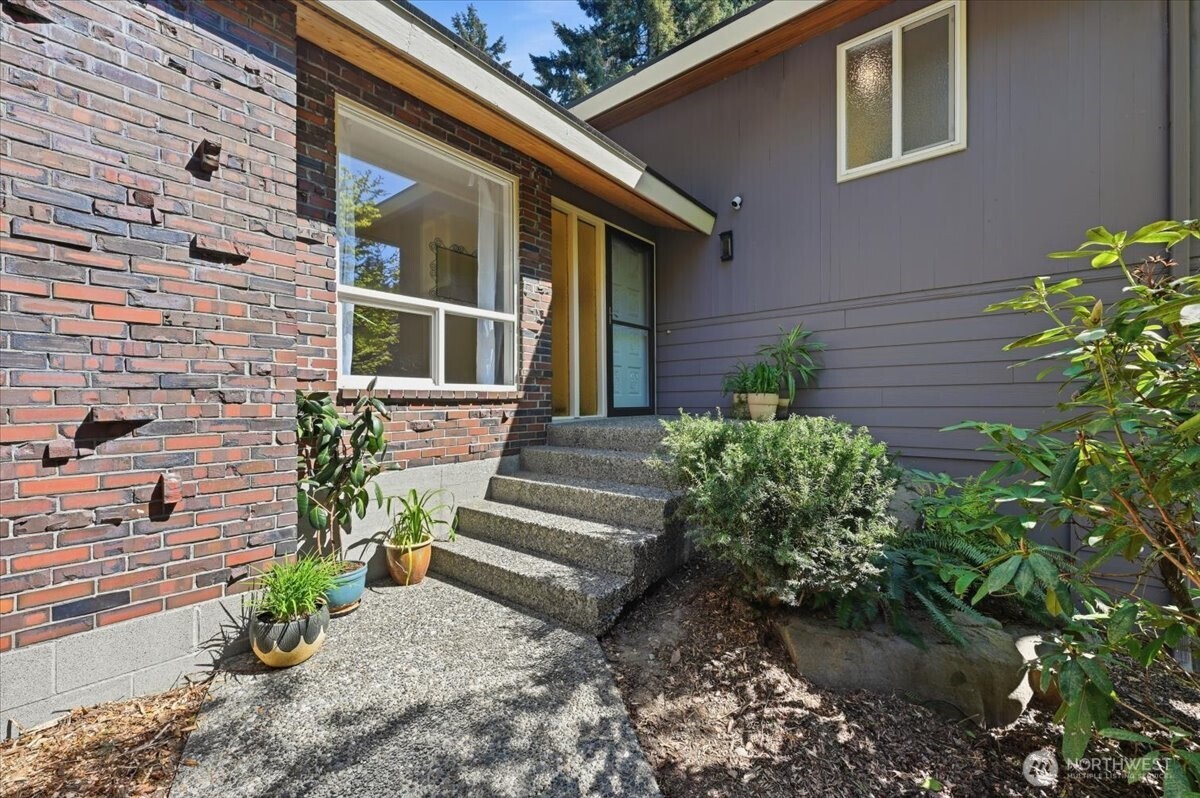 3754 NE 194th Street Lake Forest Park WA 98155
