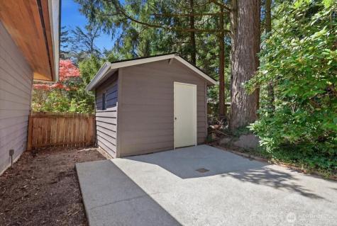 3754 NE 194th Street Lake Forest Park WA 98155
