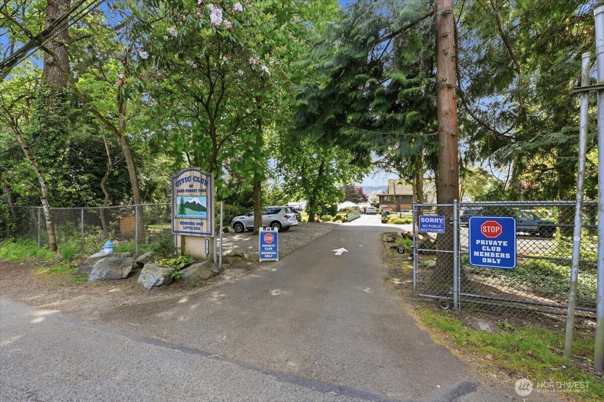 3754 NE 194th Street Lake Forest Park WA 98155