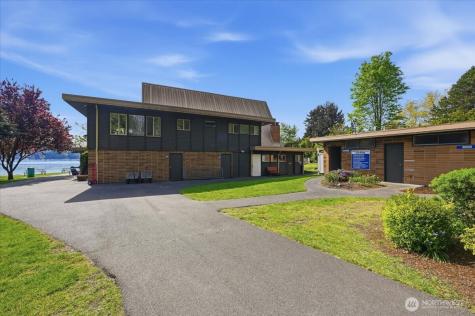 3754 NE 194th Street Lake Forest Park WA 98155