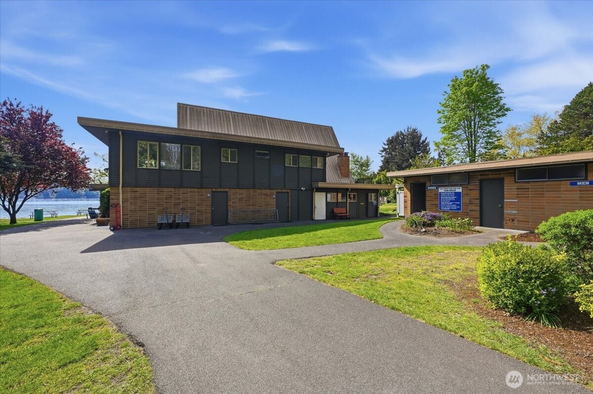 3754 NE 194th Street Lake Forest Park WA 98155