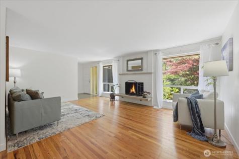 3754 NE 194th Street Lake Forest Park WA 98155