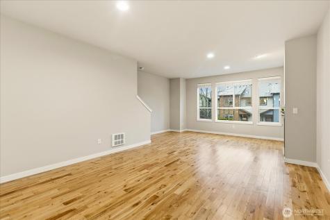 16526 1st Park SE Bothell WA 98012