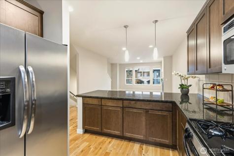 16526 1st Park SE Bothell WA 98012