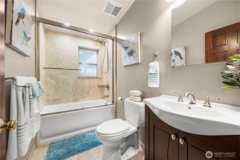 336 N 160th Street Shoreline WA 98133