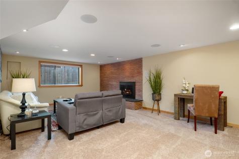 336 N 160th Street Shoreline WA 98133