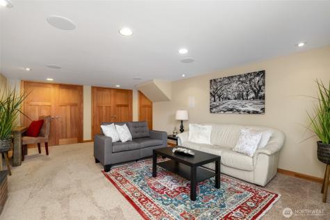 336 N 160th Street Shoreline WA 98133