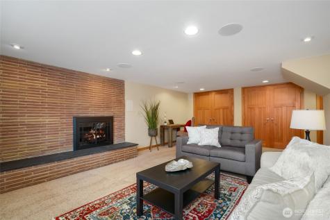 336 N 160th Street Shoreline WA 98133