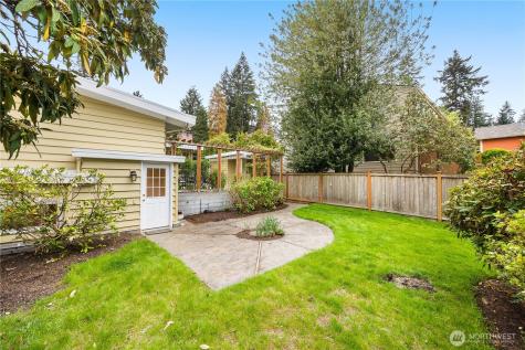 336 N 160th Street Shoreline WA 98133