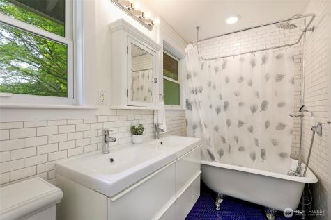 4434 137th Avenue NE Bellevue WA 98005