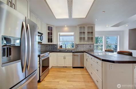 440 Fredrickson Woodland WA 98674