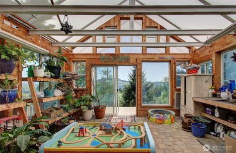 440 Fredrickson Woodland WA 98674