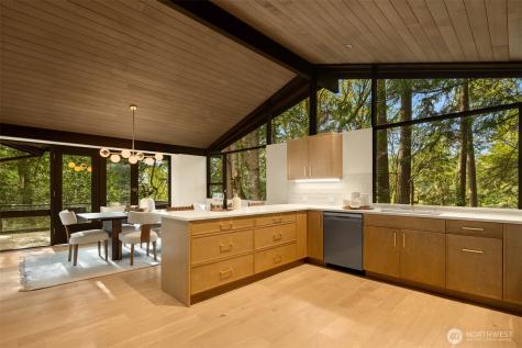 7236 NE 121st Place Kirkland WA 98034