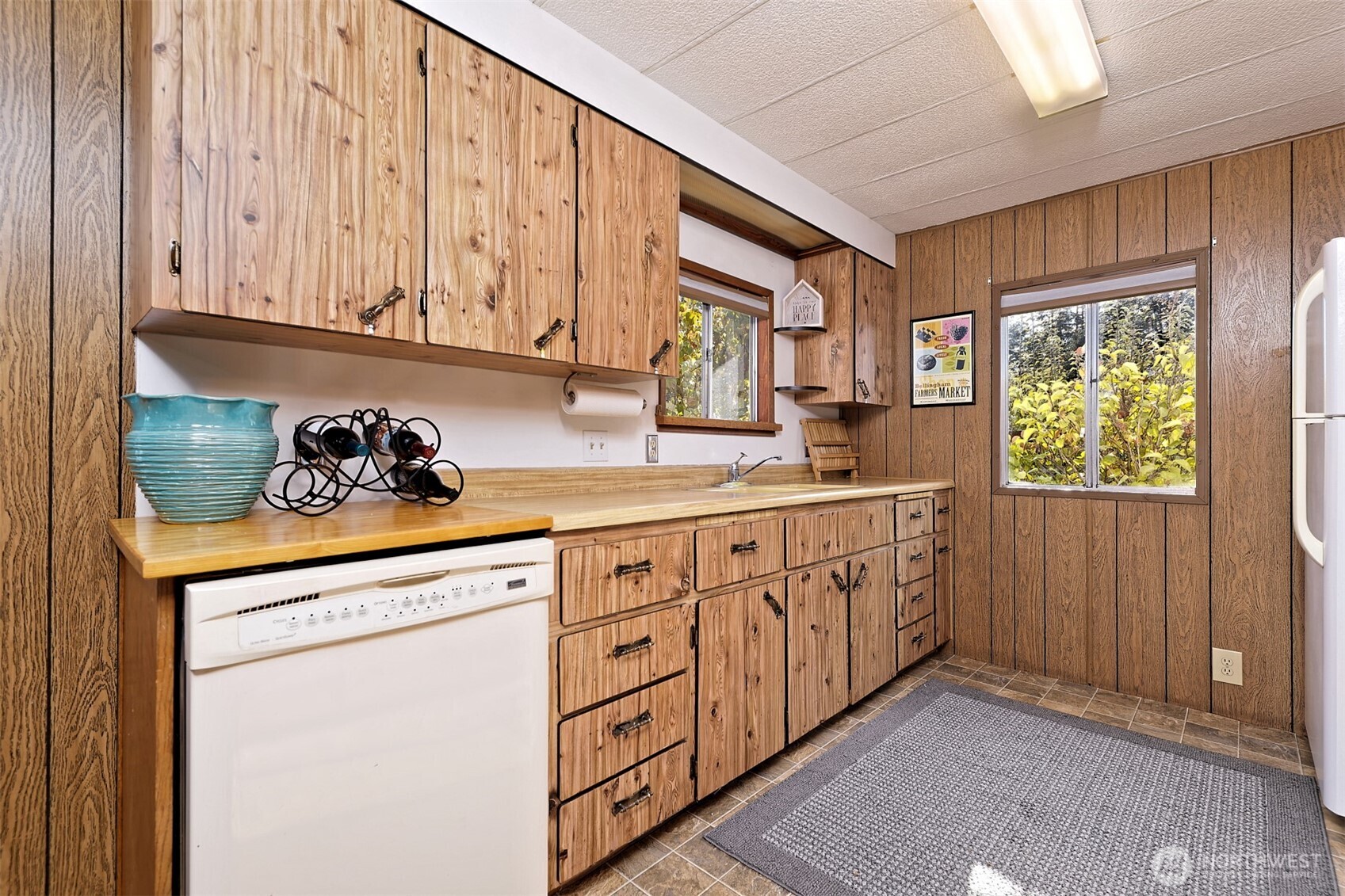 240 E Orchard Beach Drive Grapeview WA 98546