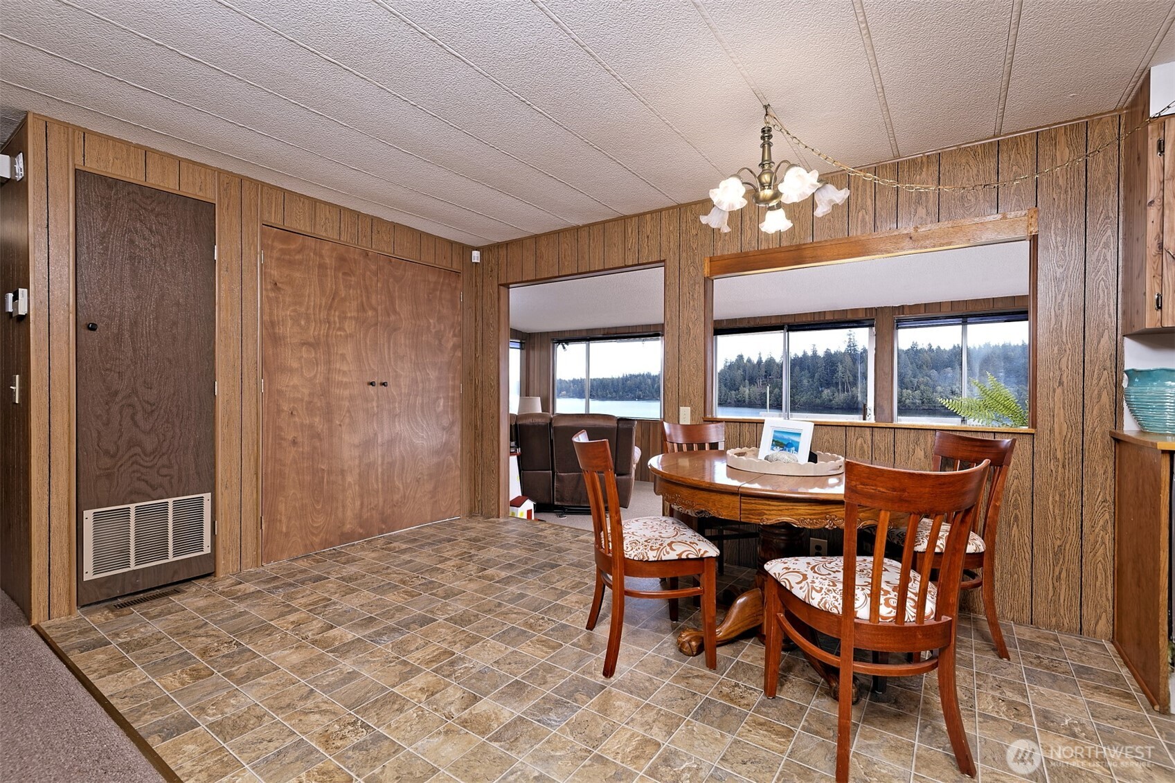 240 E Orchard Beach Drive Grapeview WA 98546