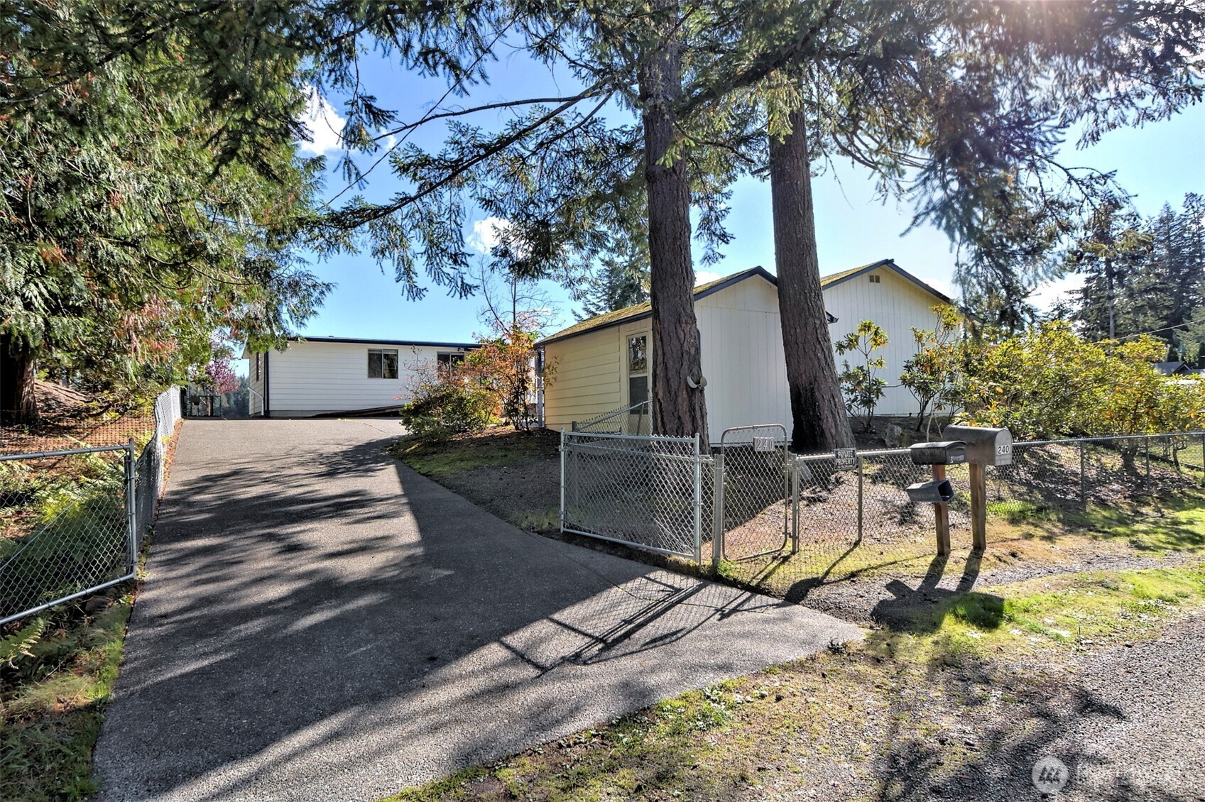 240 E Orchard Beach Drive Grapeview WA 98546