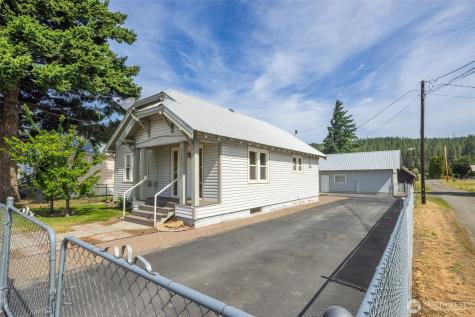 819 1st Street Cle Elum WA 98922