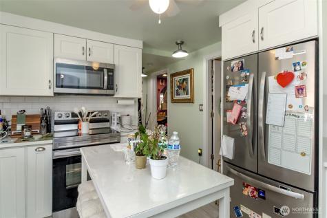 208 F Street SE Auburn WA 98002
