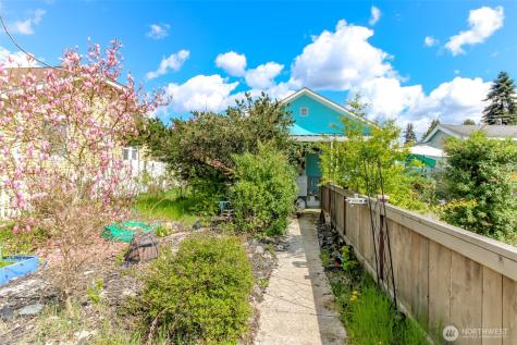 208 F Street SE Auburn WA 98002