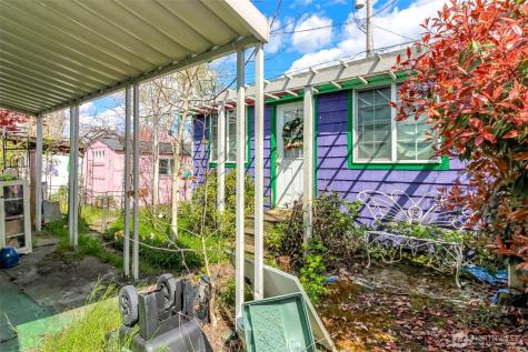 208 F Street SE Auburn WA 98002