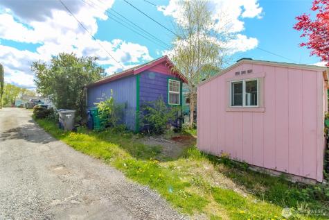 208 F Street SE Auburn WA 98002