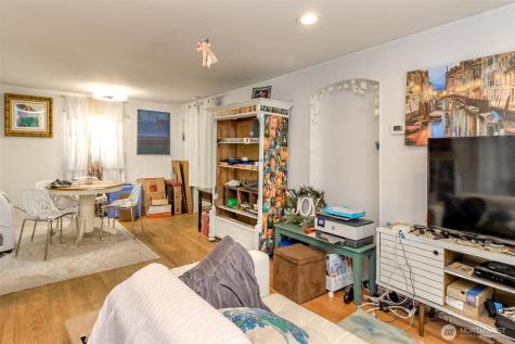 208 F Street SE Auburn WA 98002