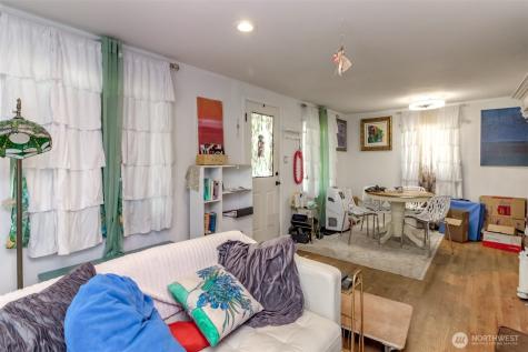 208 F Street SE Auburn WA 98002